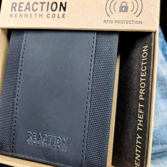 *Kenneth Cole RFID Protection Wallet! - Picture 5 of 5